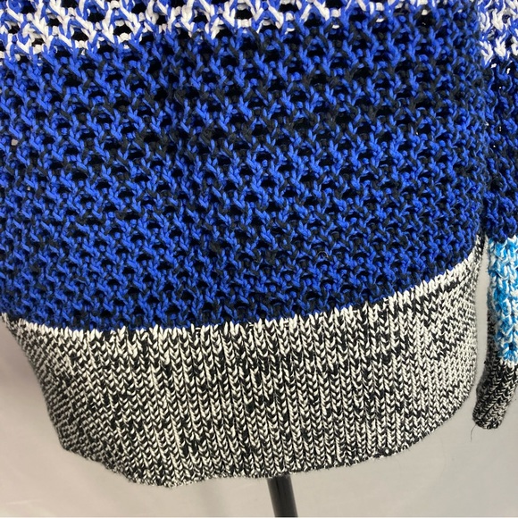 Derek Lam Knit long sleeved sweater. - Picture 5 of 8